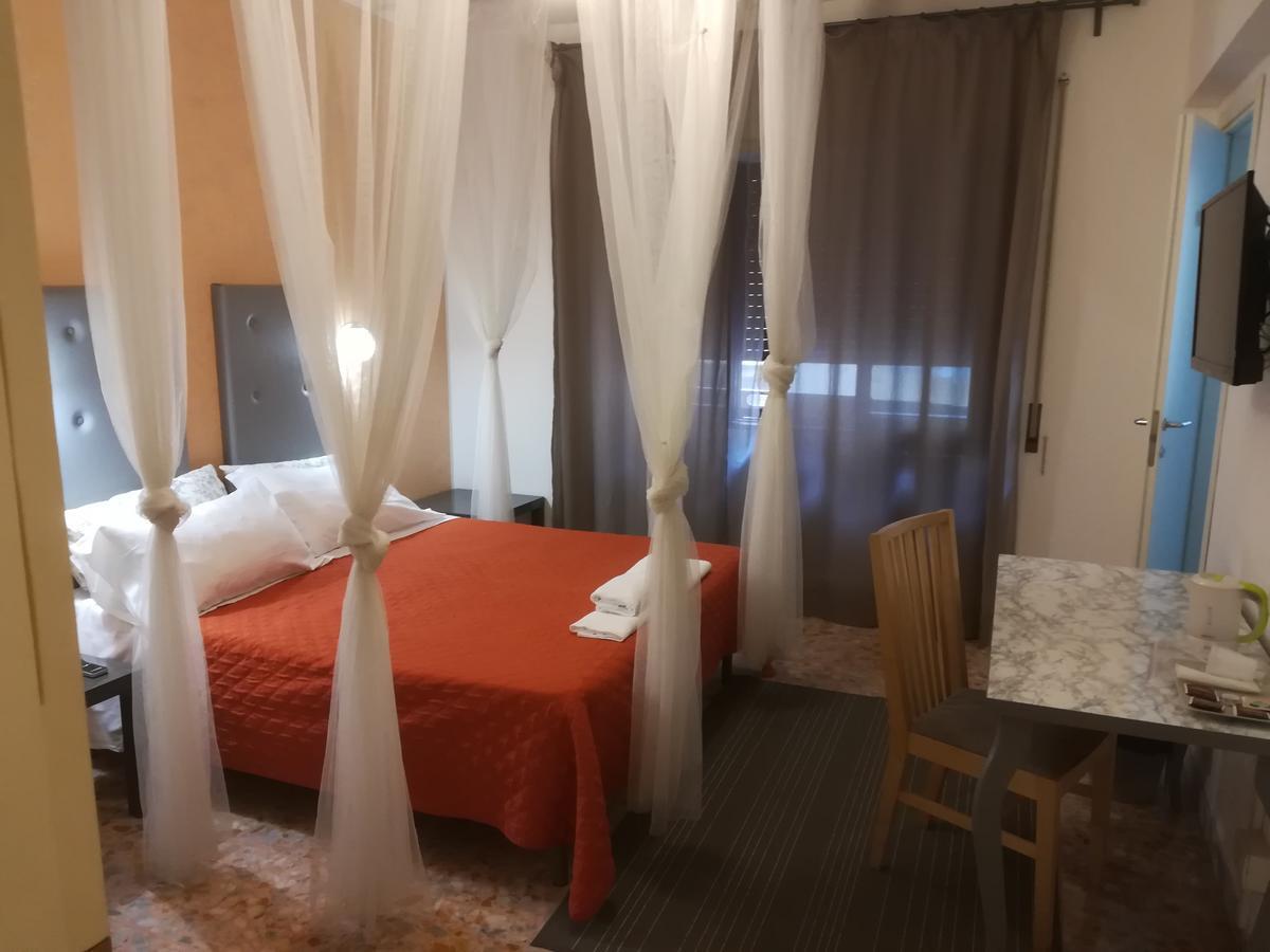 Отель In Roma Life Экстерьер фото